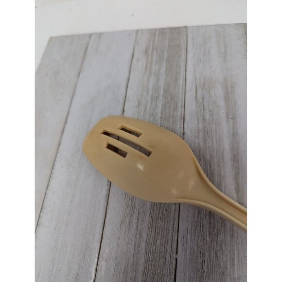 Vintage Lustro Ware Tan Almond Nylon Plastic Slotted Spoon 11" - Picture 5 of 7